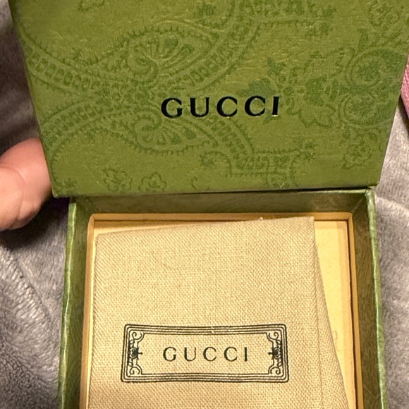 Gucci Logo Ring - Picture 6 of 7
